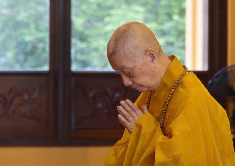Rằm tháng Giêng, cùng ngẫm những lời của Đại lão Hòa thượng Thích Trí Quảng về nuôi dưỡng căn lành